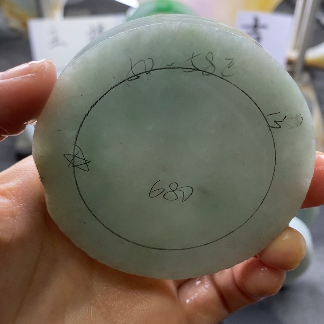 定制翡翠未镶嵌翡翠手镯