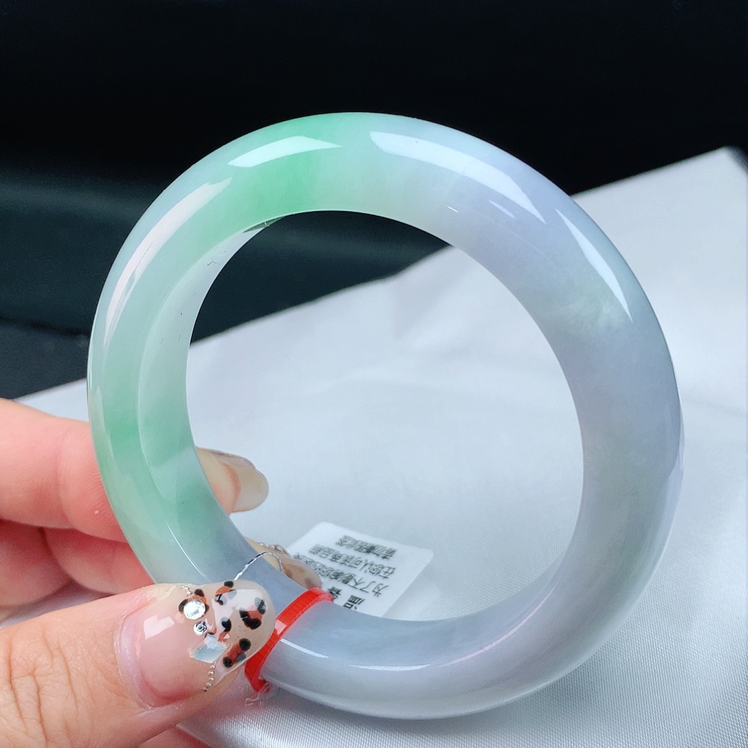 翡翠手镯未镶嵌54圈