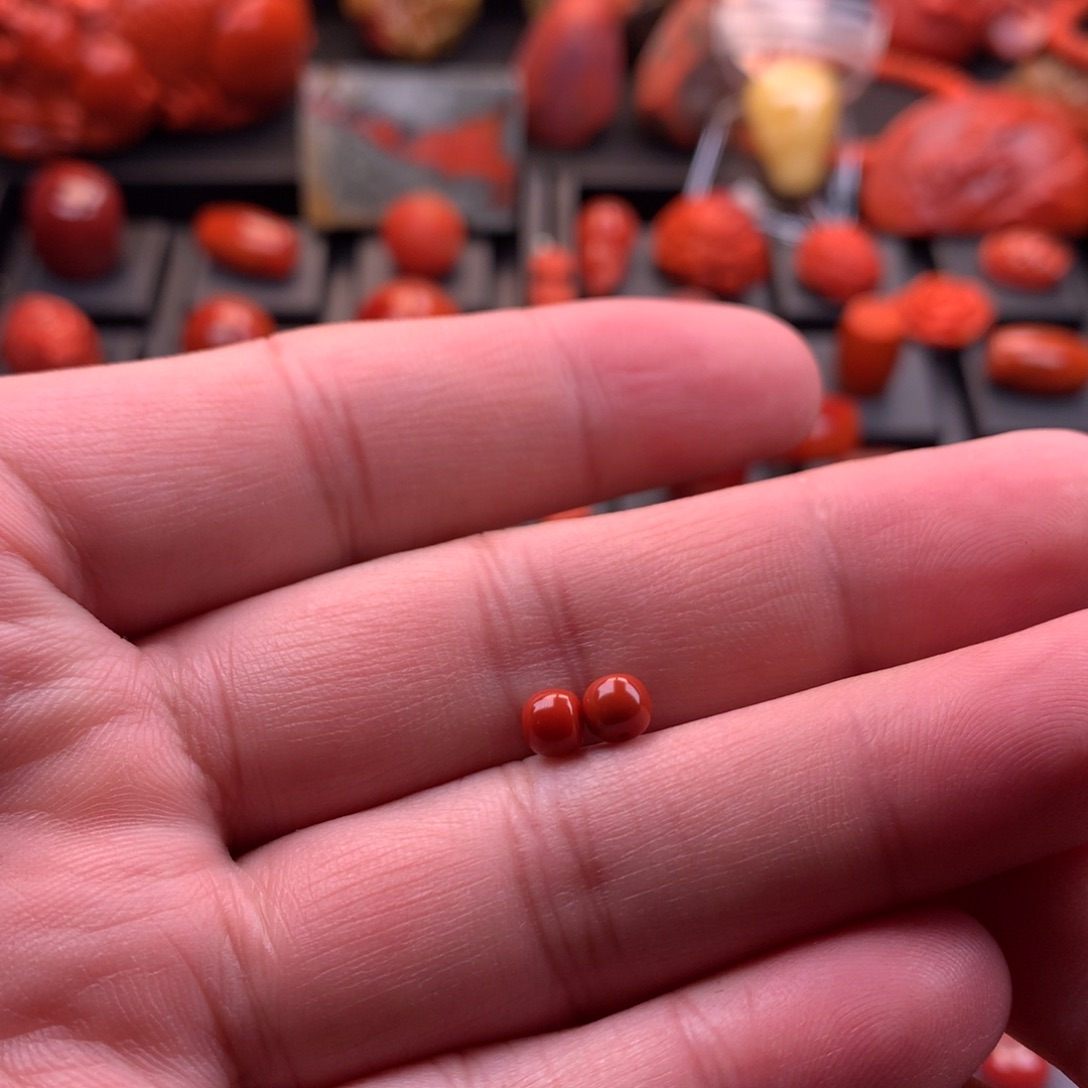 南红玛瑙未镶嵌川料原矿老型对珠5.1mm