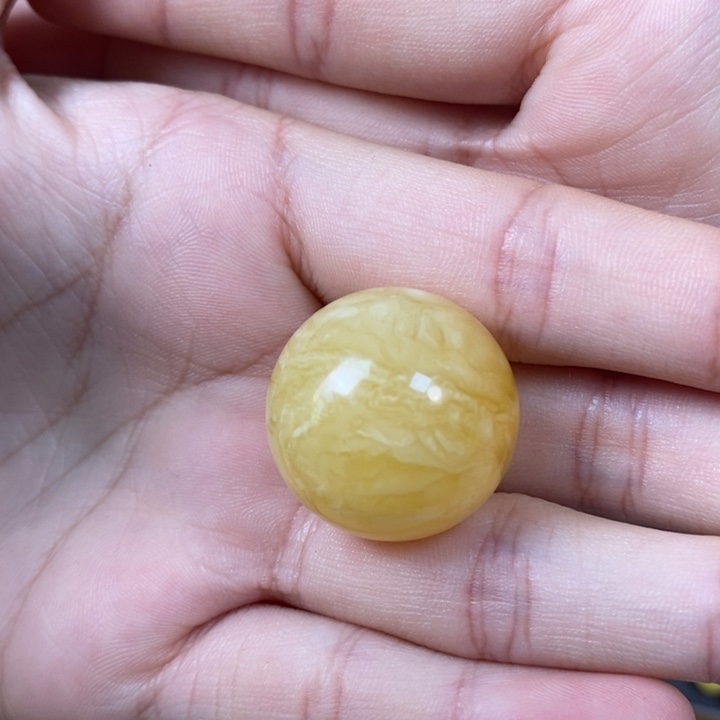 未镶嵌琥珀裸石圆珠