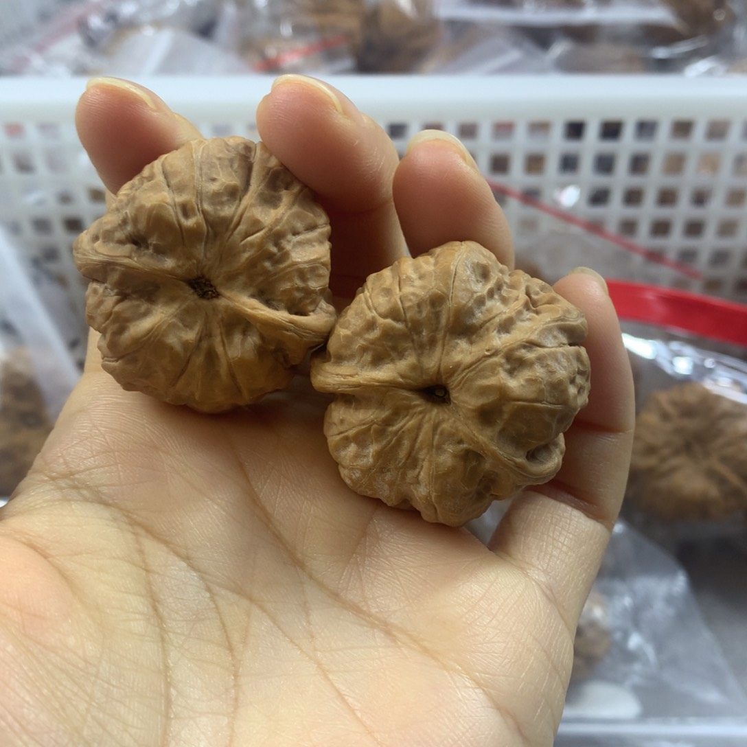 文玩核桃蛤蟆头36