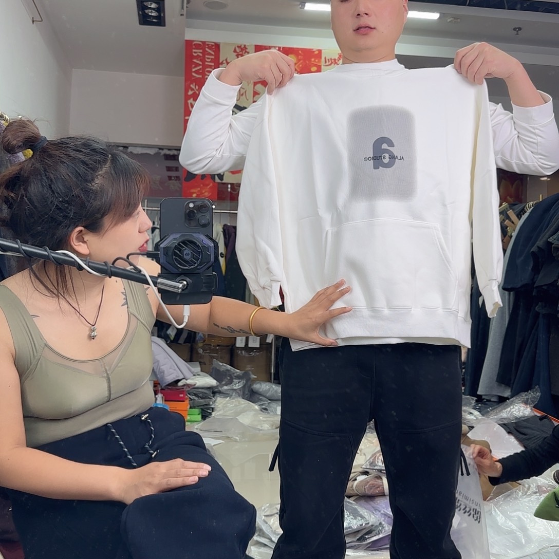 113白色连帽特价卫衣