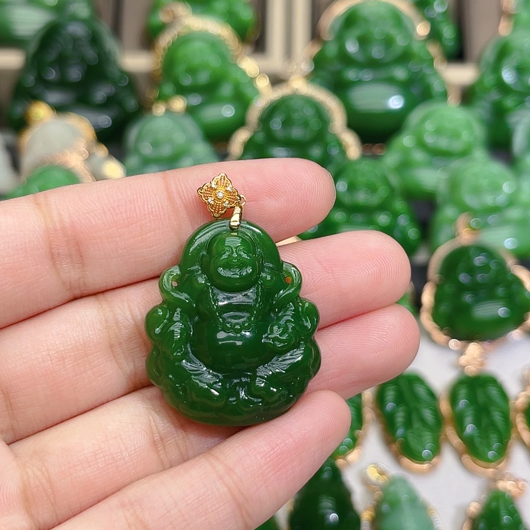 和田玉（碧玉）颈饰18K金镶嵌