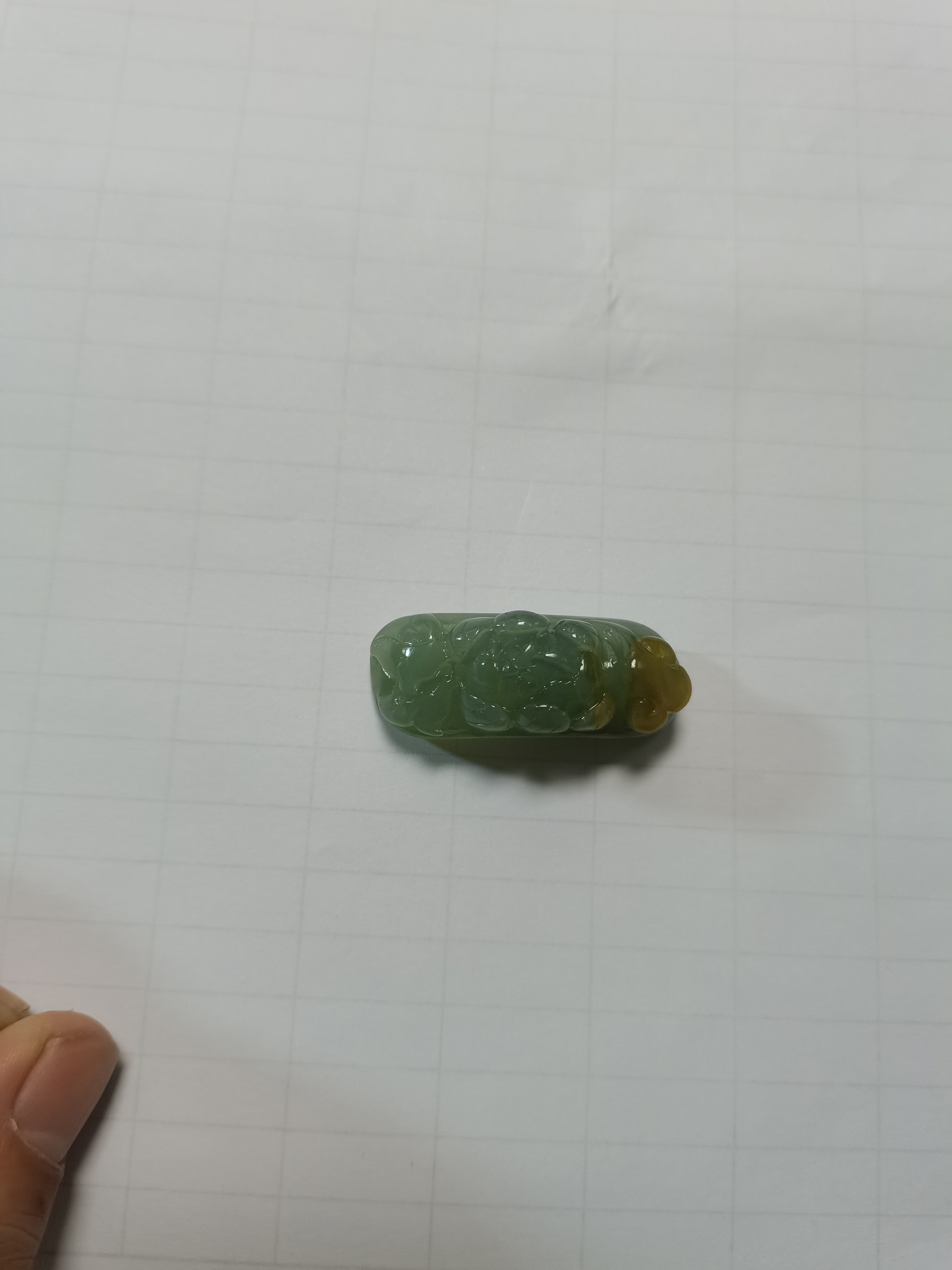 天然岫玉牡丹花手牌