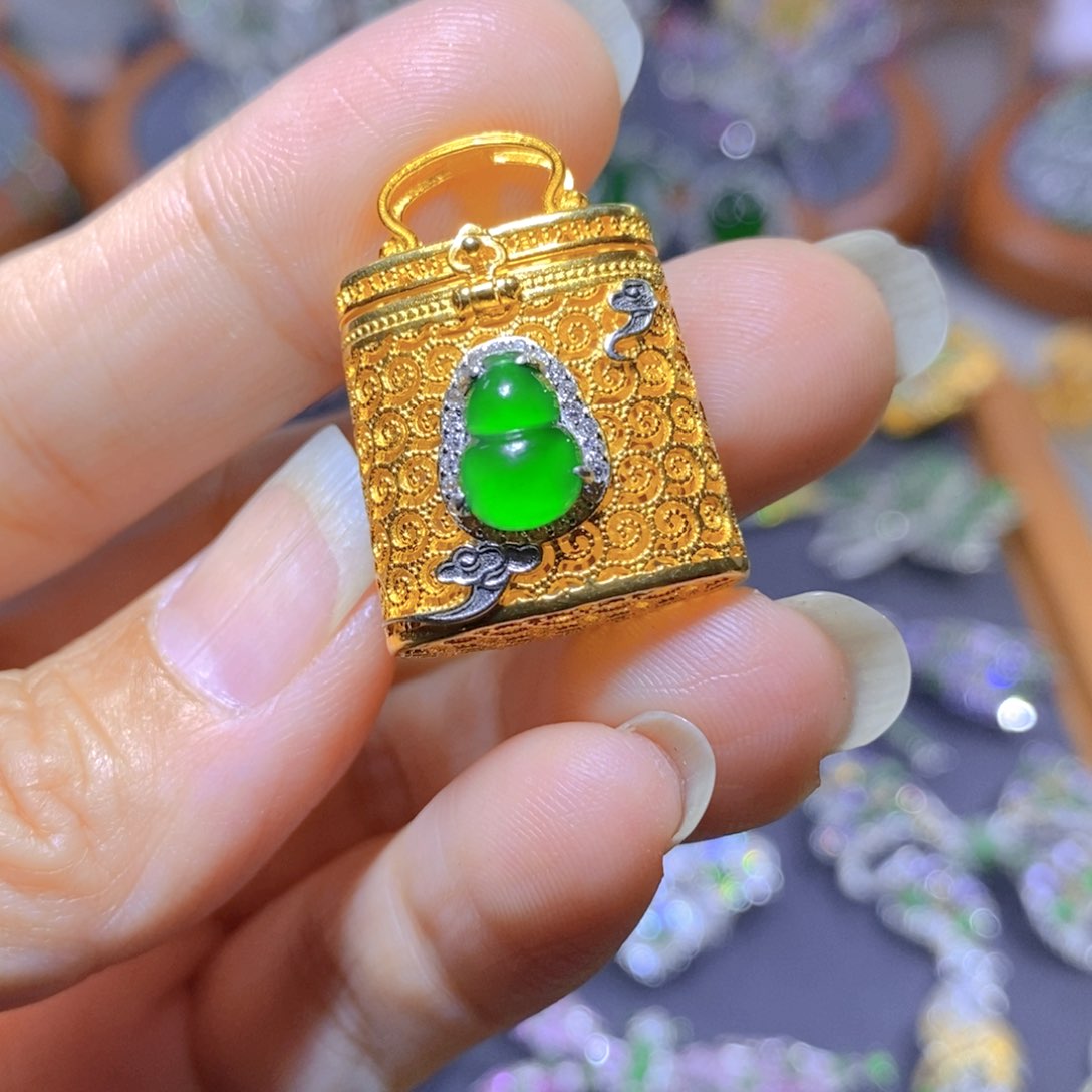 翡翠颈饰银S925镶嵌天然翡翠