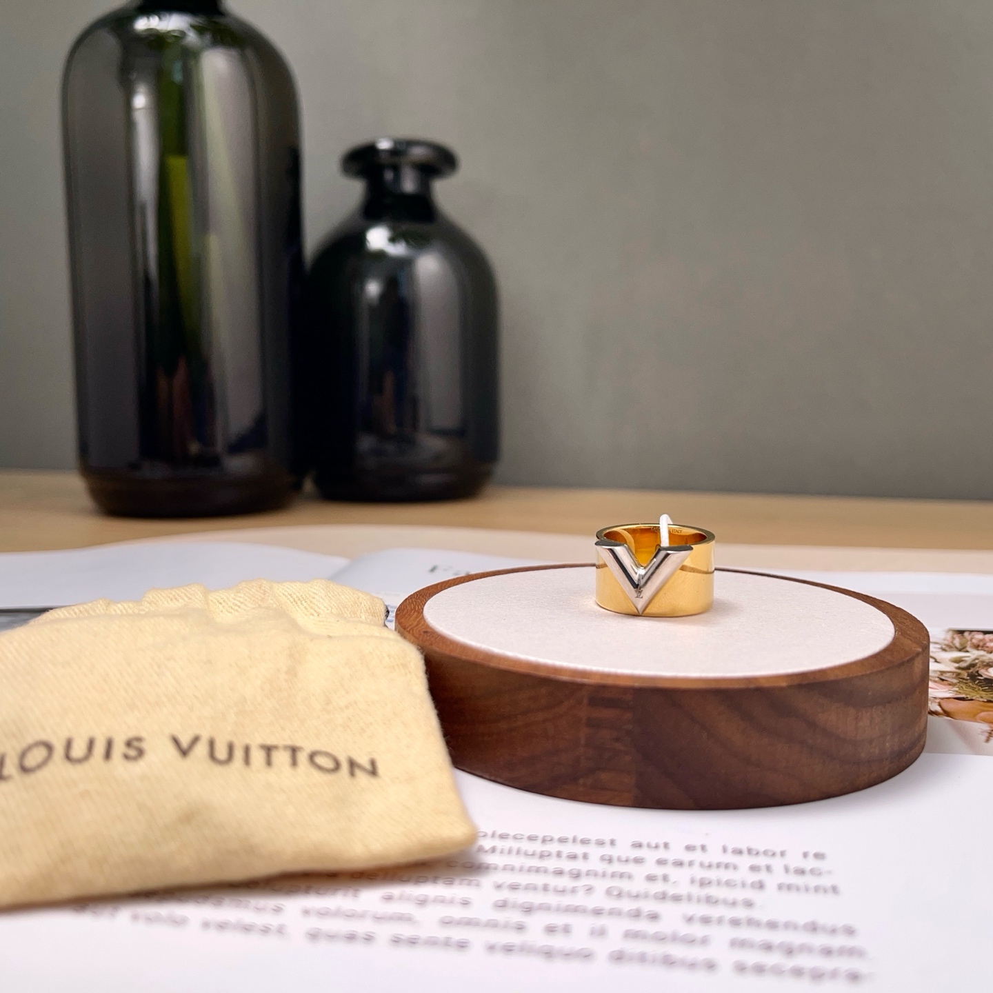 95新 LouisVuitton/路易威登 【九筒奢品】V字logo戒指L码/9030