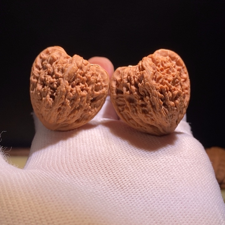 想***樱文玩核桃吊坠全品36密文