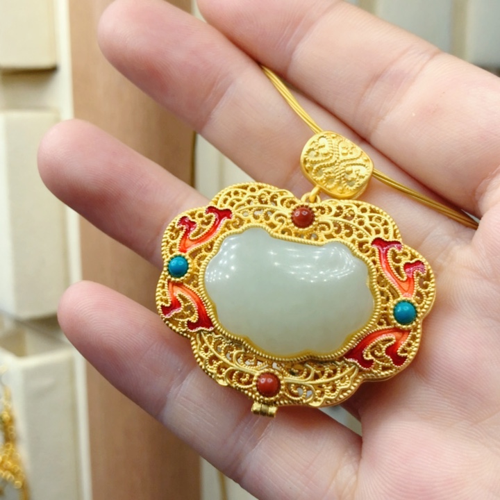 和田玉未镶嵌耳饰