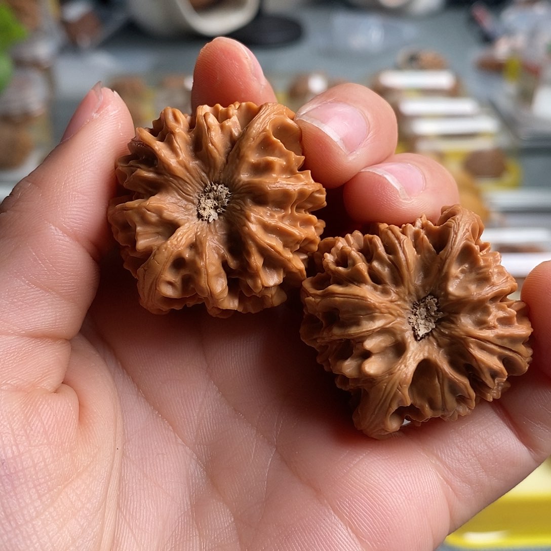 文玩核桃把件5号微修龙门涧（有色差）39尺