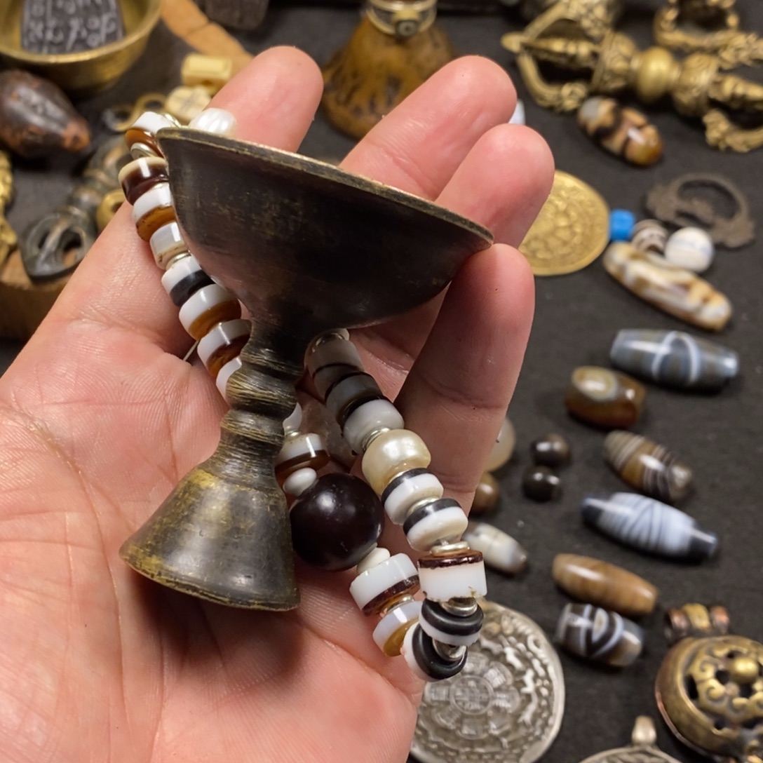 涤***斋铜铁老油灯一个嗯