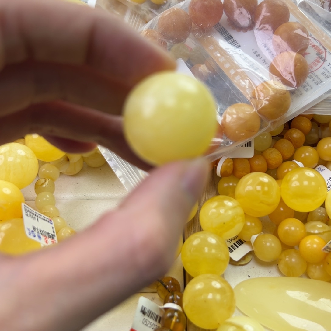 琥珀珠宝奇石未镶嵌