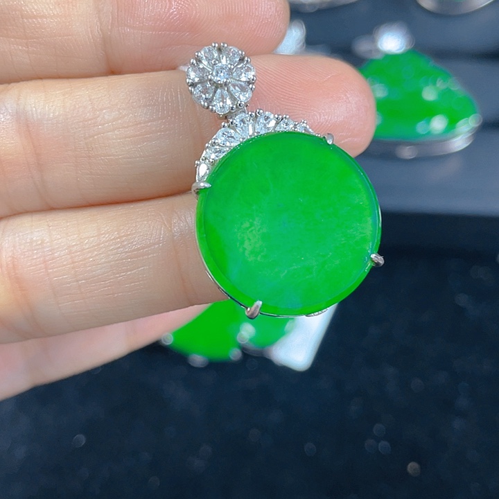 颈饰银S925镶嵌翡翠