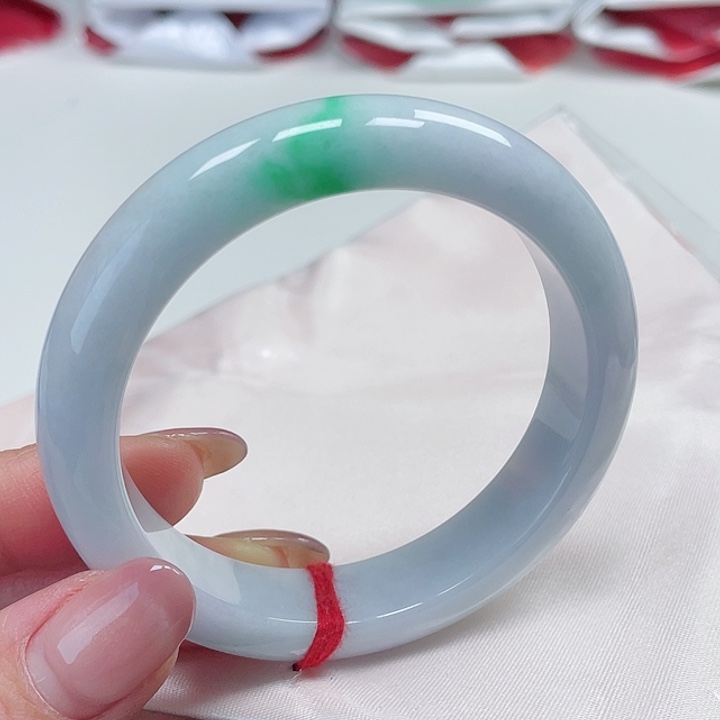 翡翠手镯未镶嵌缅甸翡翠