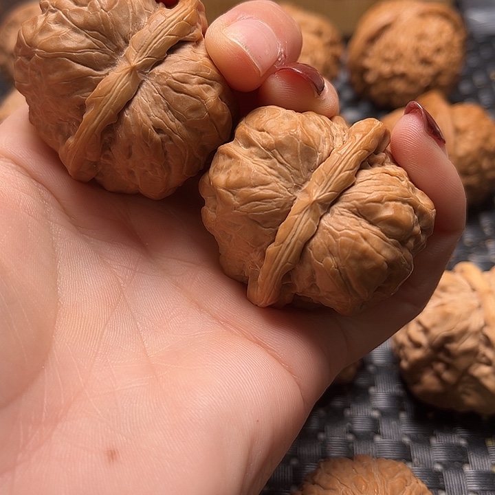 《****店文玩核桃把件40蛤蟆头