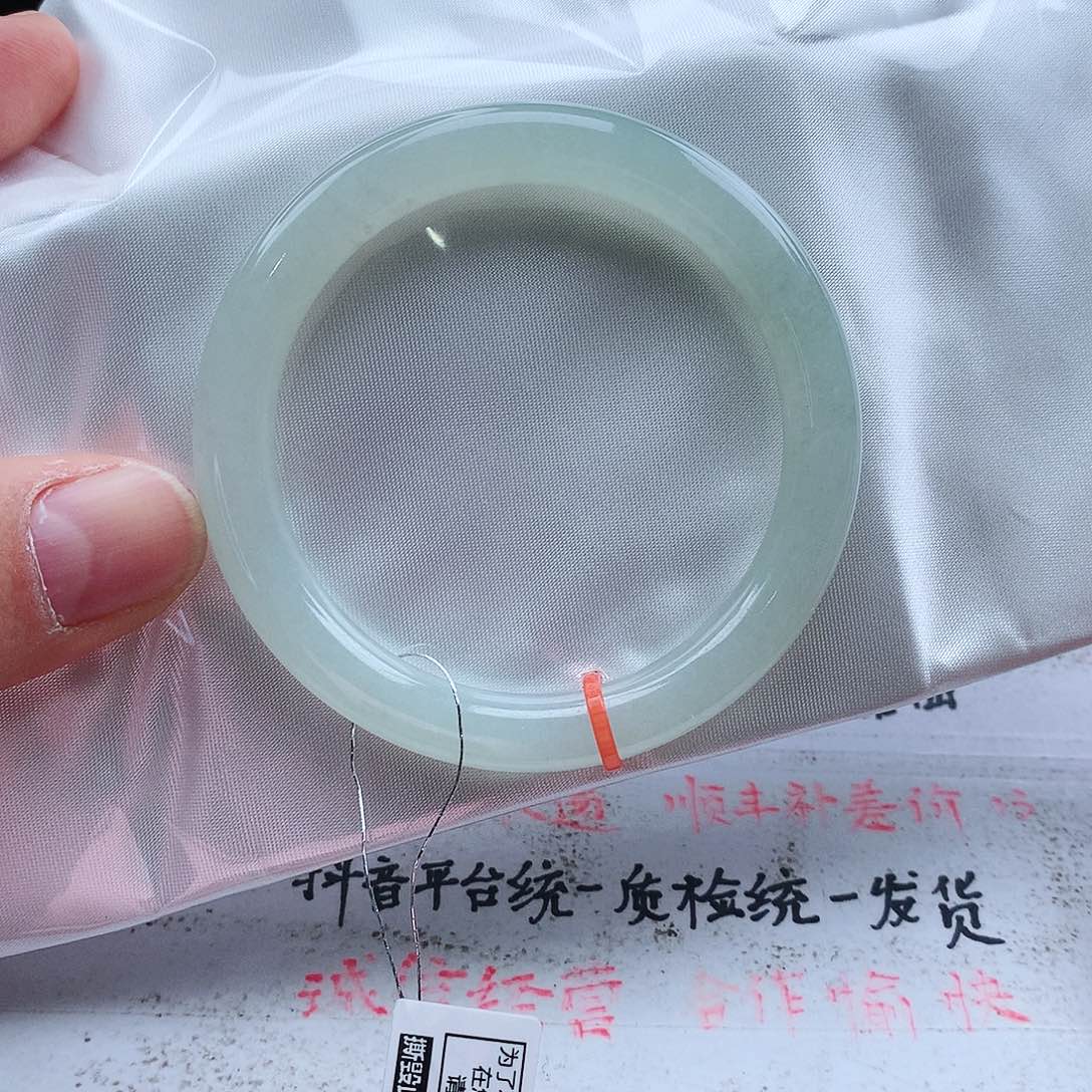 翡翠手镯未镶嵌天然翡翠手镯