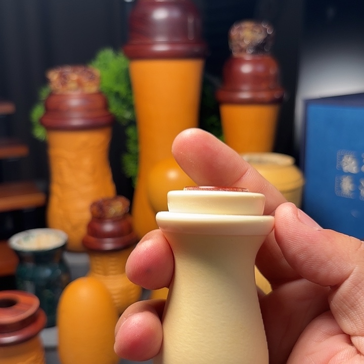 幼***父隐隐约约地看到一只大