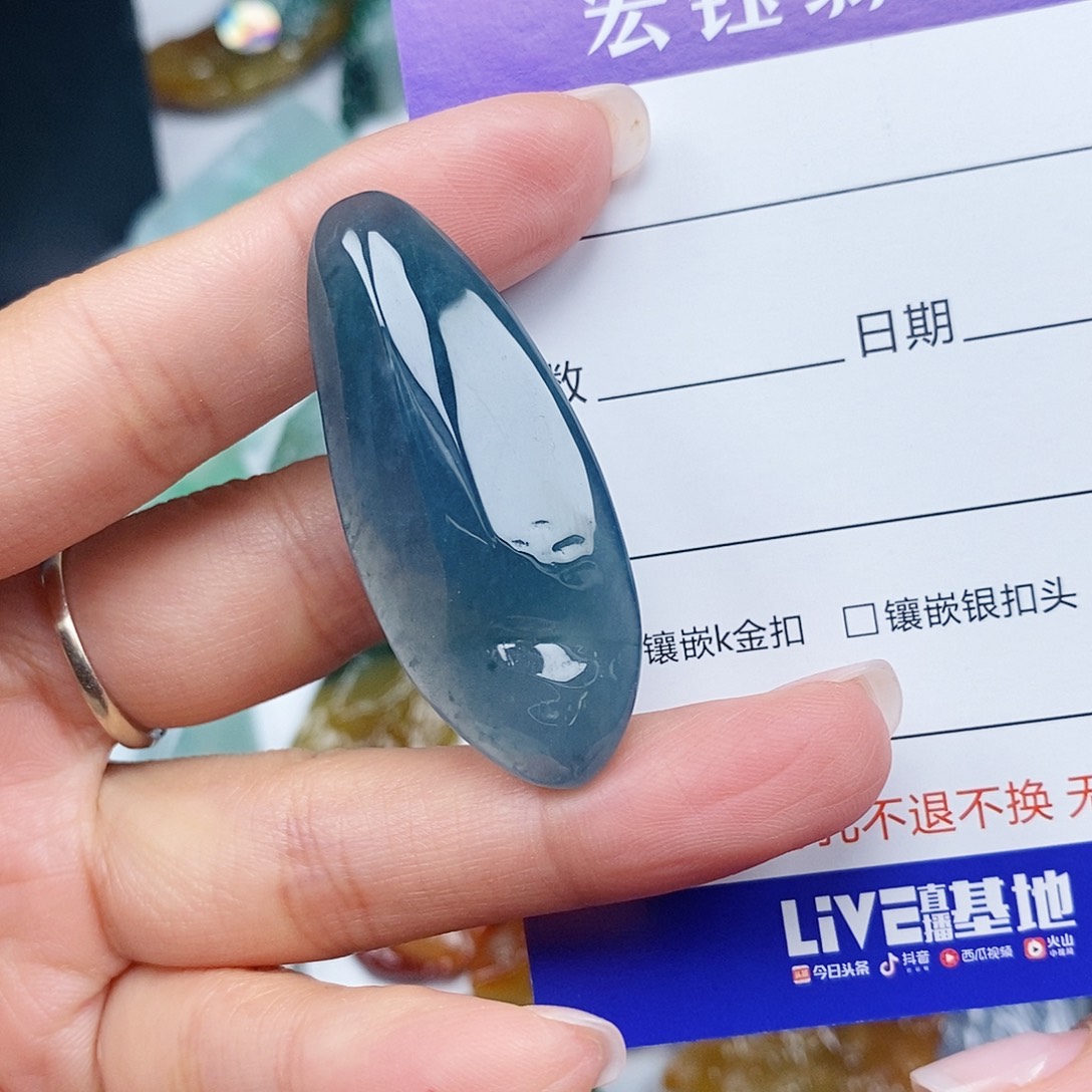 k***t翡翠未镶嵌吊坠(不含链)