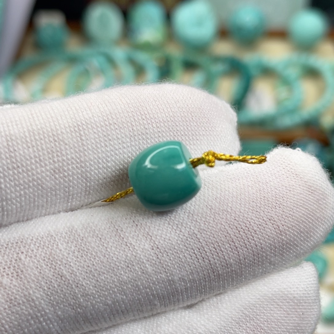 绿松石未镶嵌挂件