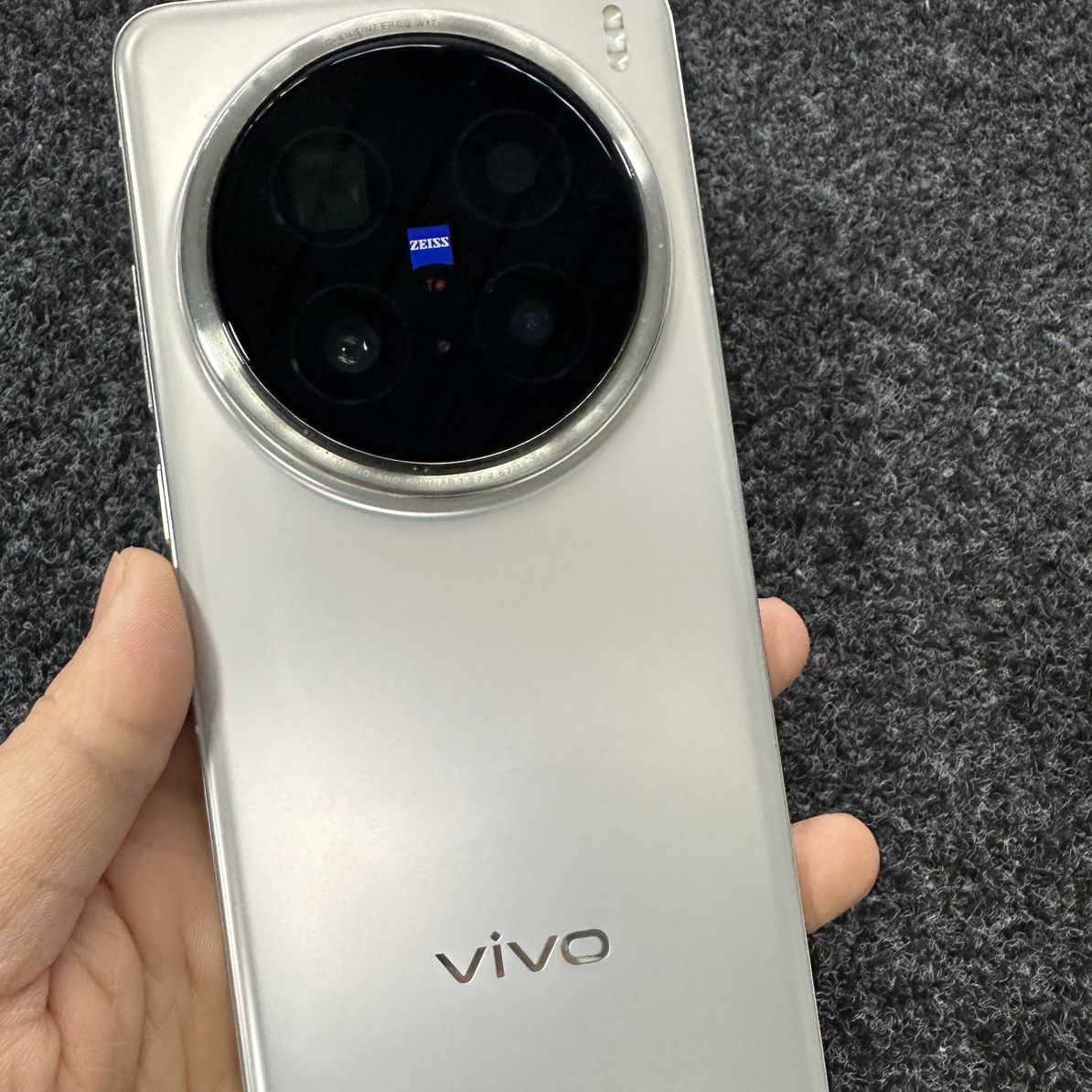 95新 vivo X200pro  钛色  16+512g  再保26.2.17  原装优品