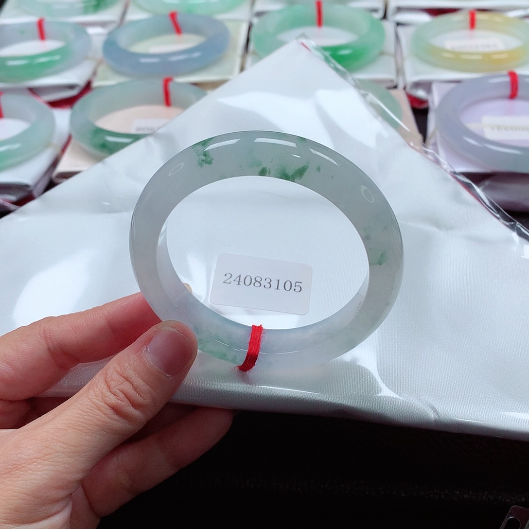 翡翠手镯未镶嵌天然A货翡翠手镯