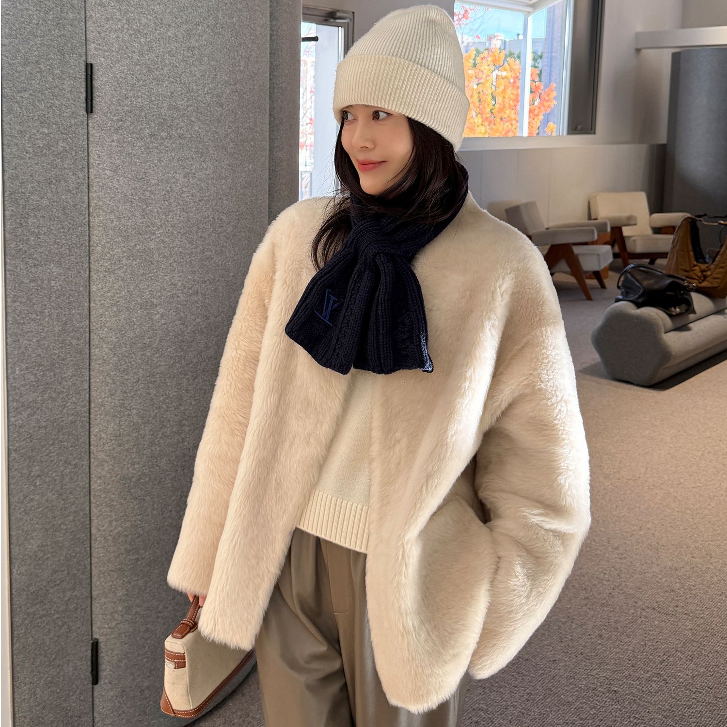杨小妖初雪拉贡 高奢微卷原毛羊绒开衫式皮毛一体皮草外套女新款