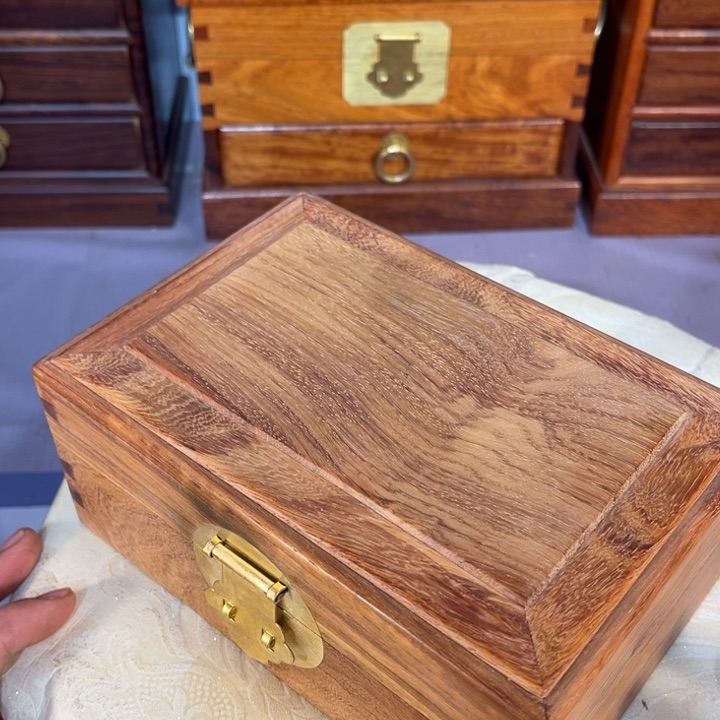 木缅甸花梨独板首饰盒