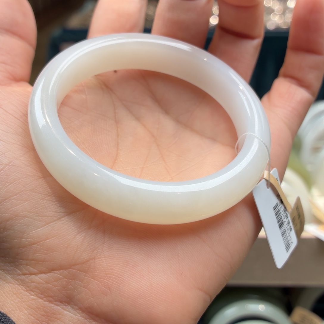 和田玉（糖玉）未镶嵌手镯