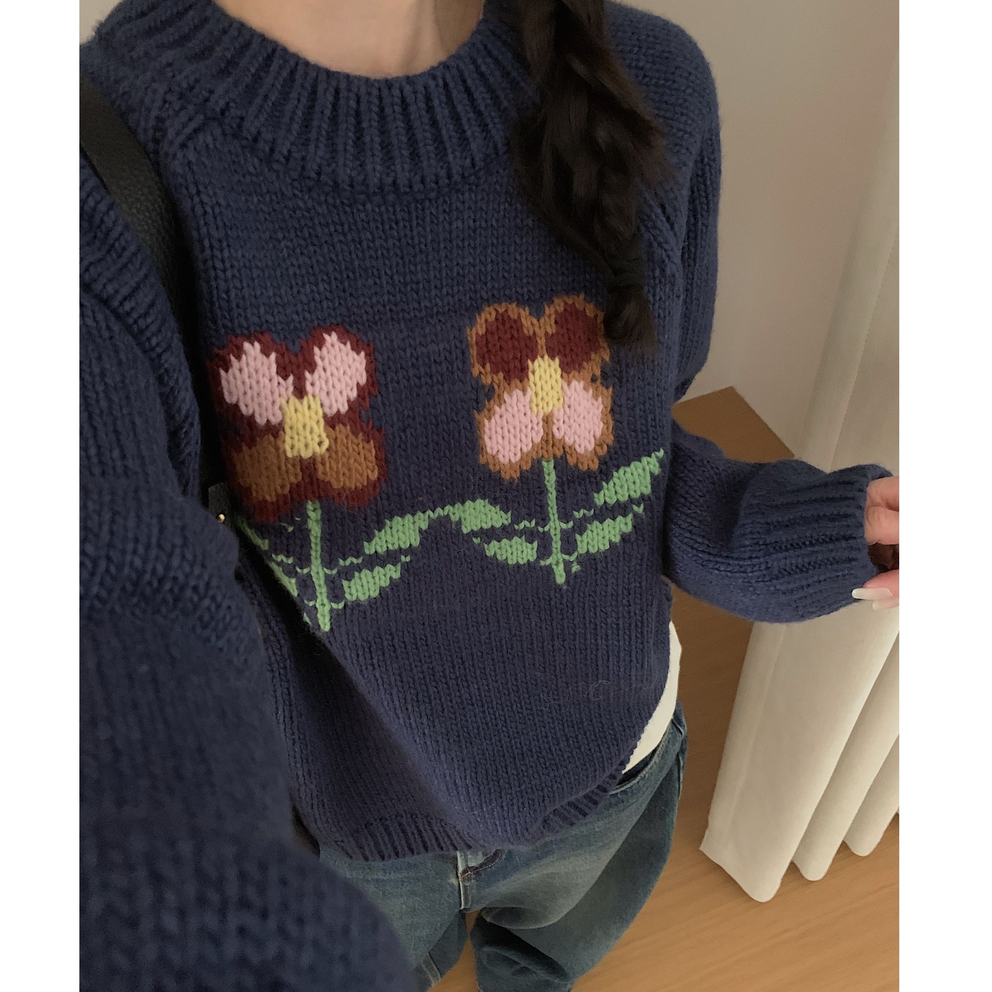 T3011 两朵花 藏青色针织圆领毛衣女