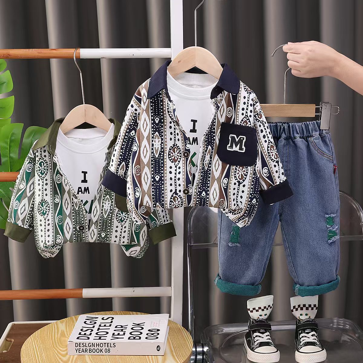 XY-25002男童宝宝秋装套装男童长袖字母翻领开衫三件套洋气潮