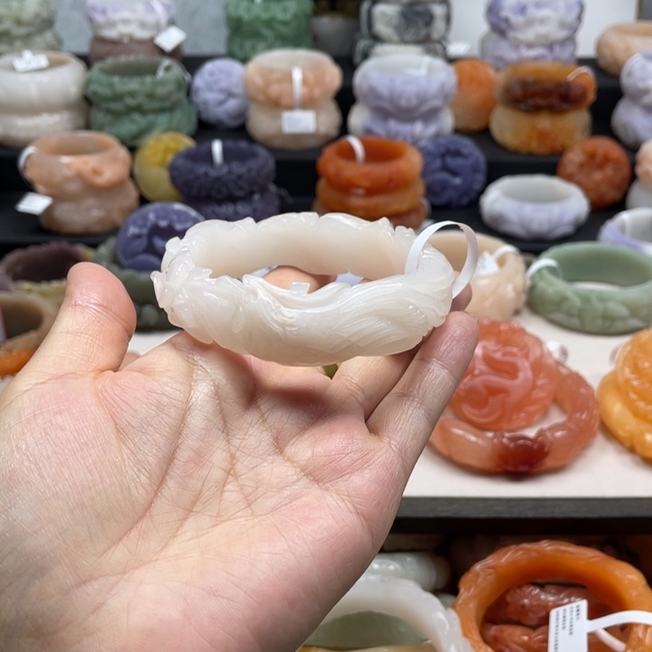 石英质玉未镶嵌手镯