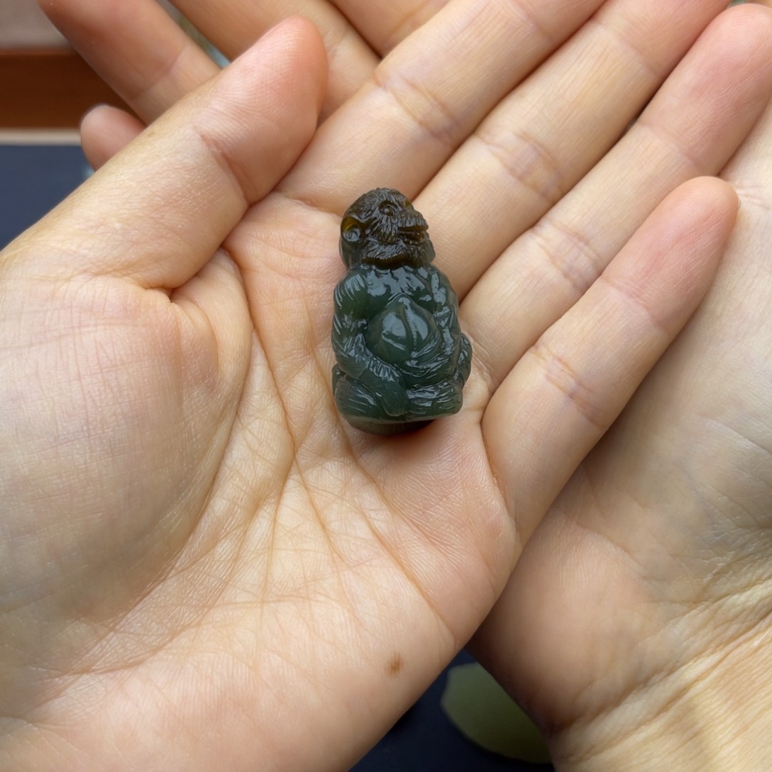 和田玉未镶嵌颈饰V****宝