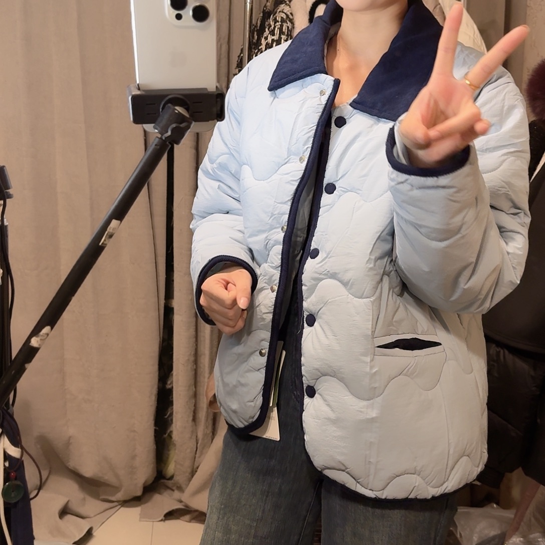 幸***y全新无暇浅蓝灰色L码no退换