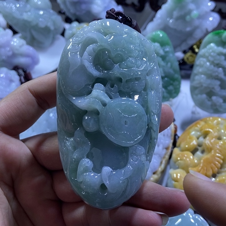 翡翠未镶嵌挂件貔貅