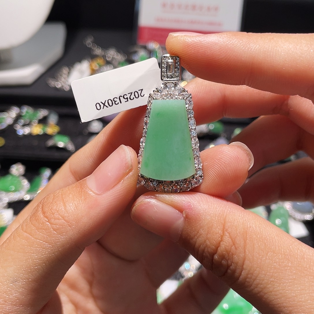 翡翠银S925镶嵌颈饰