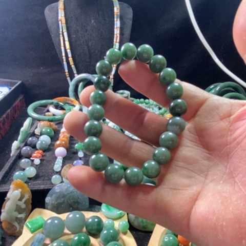 翡翠手链未镶嵌花***！翡翠飘绿花手串一款