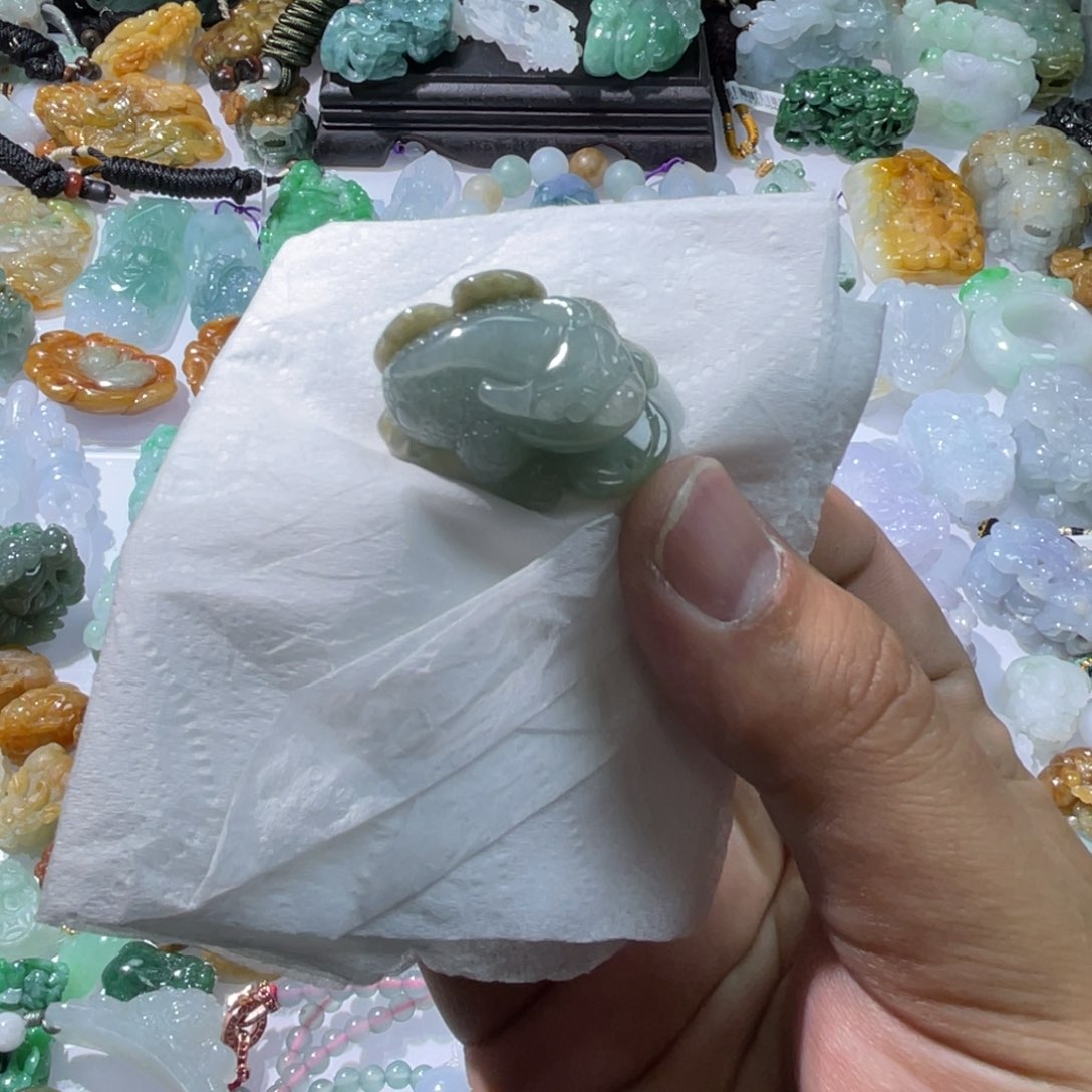 翡翠颈饰未镶嵌天然