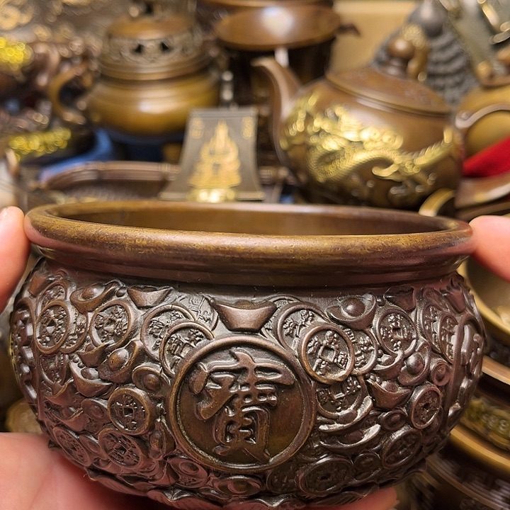 精美铜器批发档口