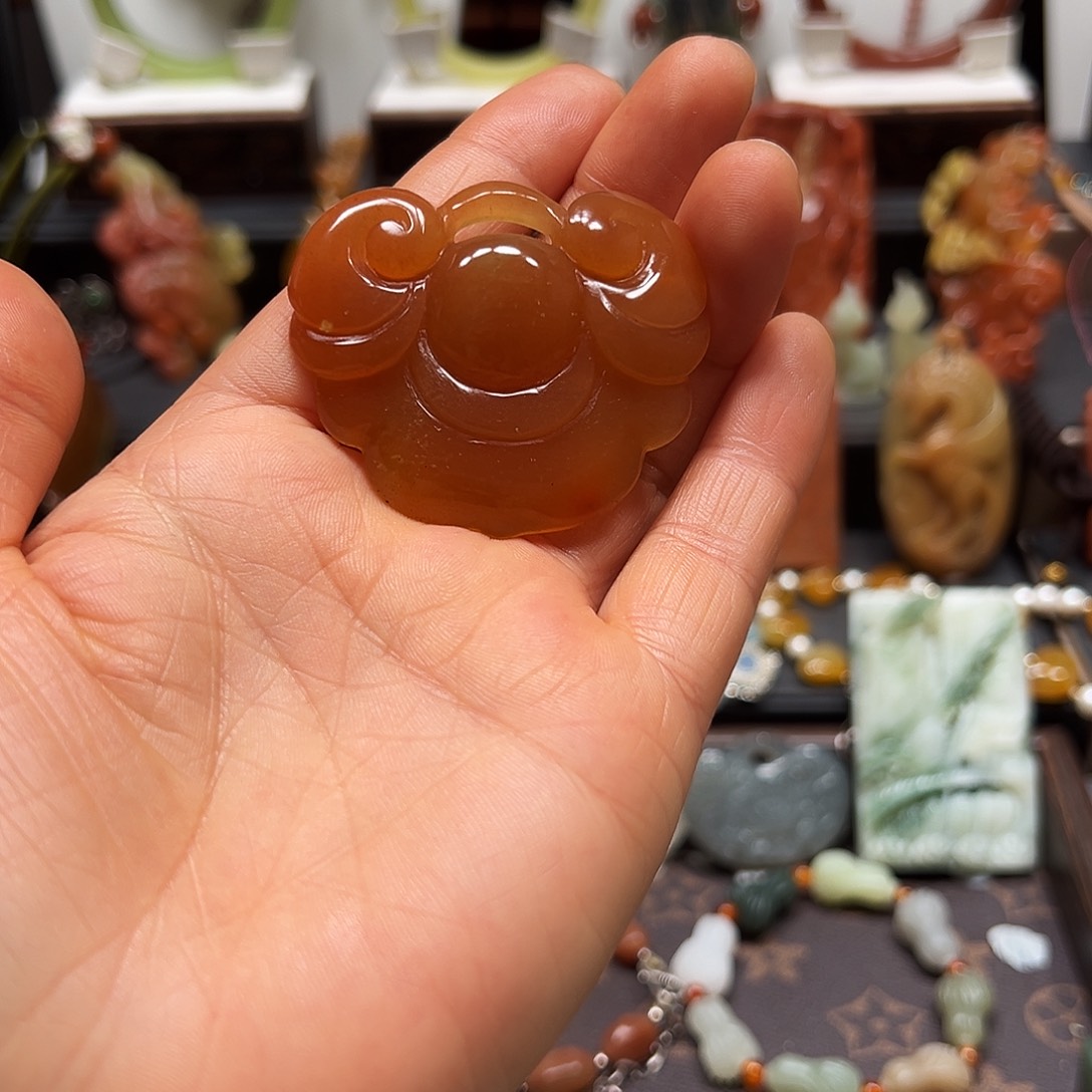 岫玉未镶嵌吊坠挂件，