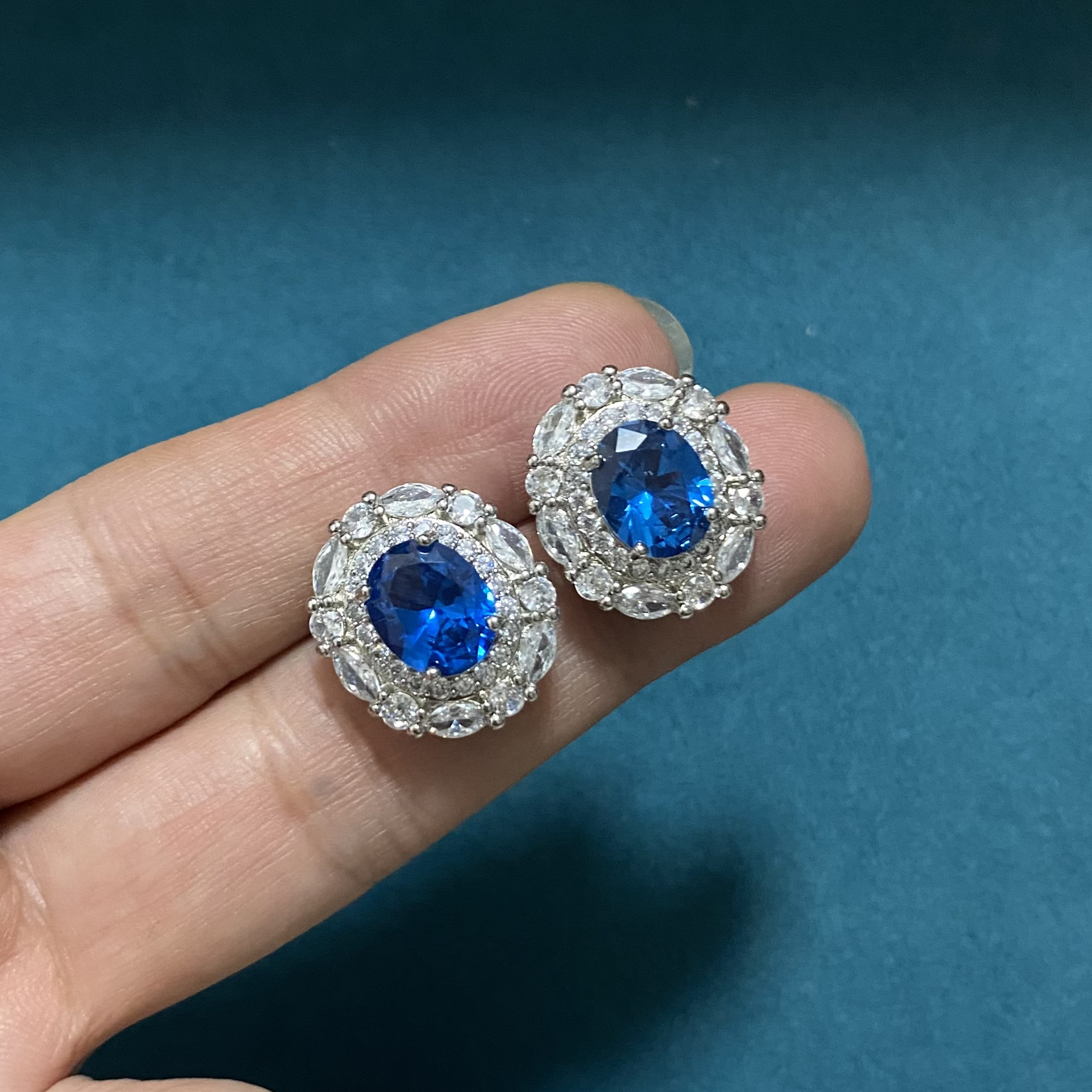 蓝宝石（处理）高贵奢华蓝色耳钉222