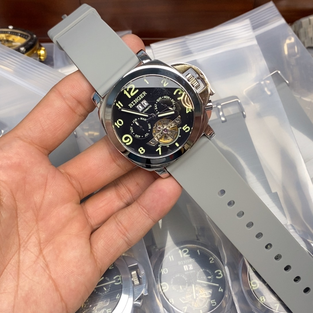 精钢孤品闪电购手表一个