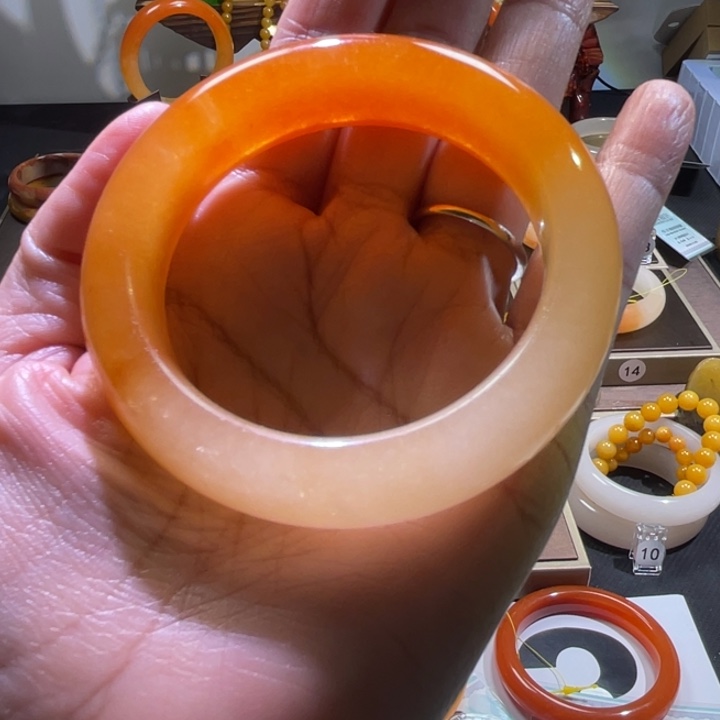 石英质玉未镶嵌手镯