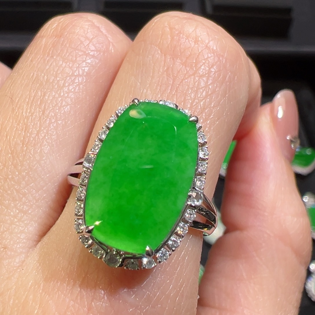 翡翠戒指18K金镶嵌收到货48小时鉴赏期