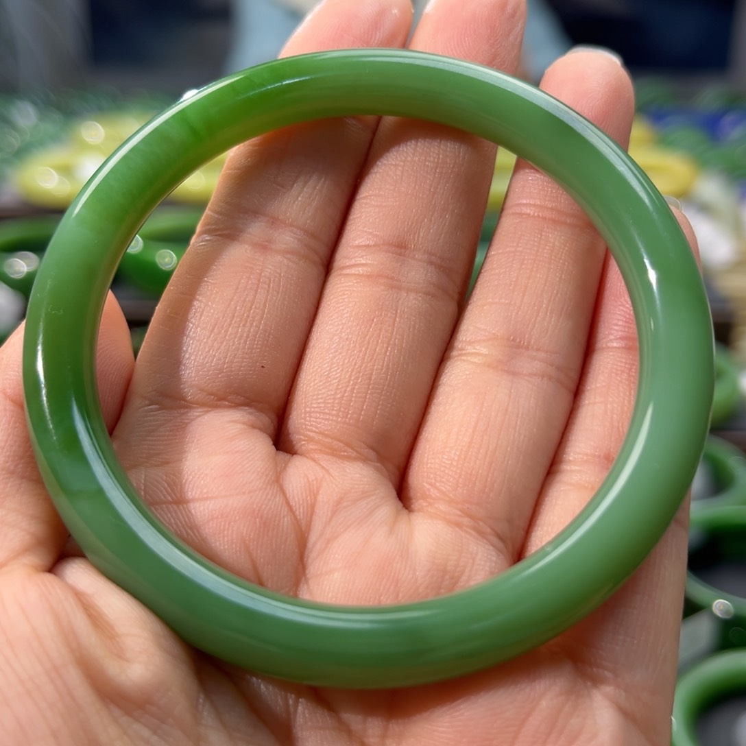 和田玉（碧玉）手镯未镶嵌