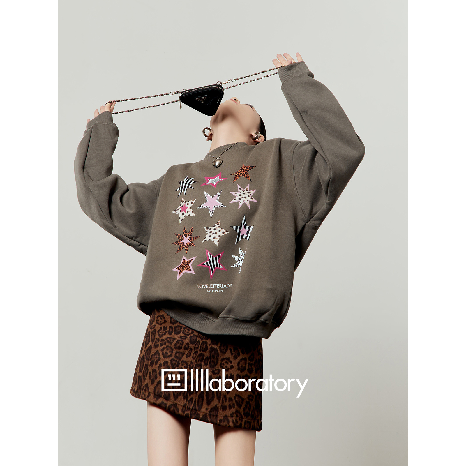 《星潮》暖皮空气绒灰色卫衣女2025秋季新款印花宽松休闲上衣