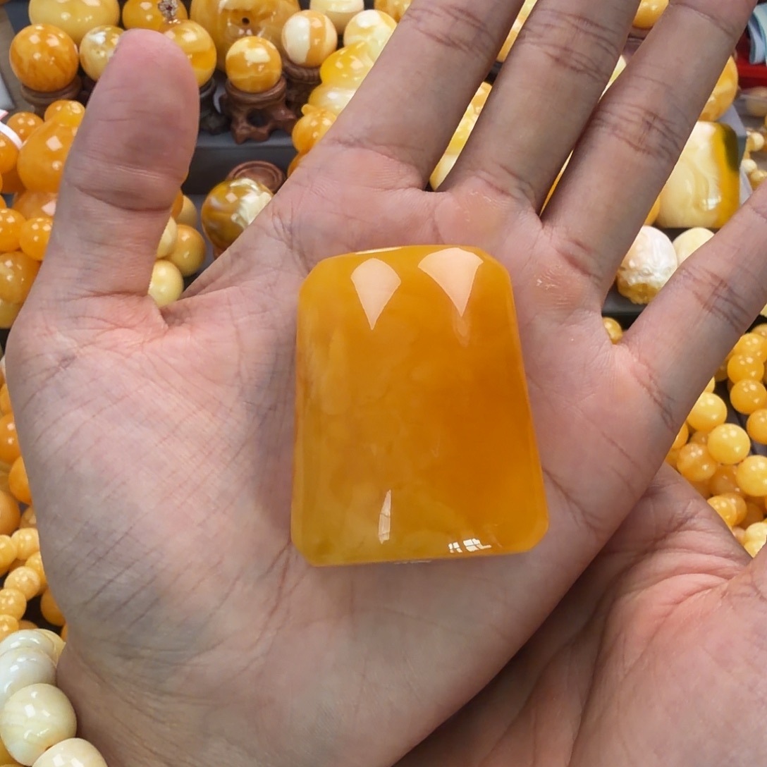 琥珀未镶嵌珠宝奇石35g