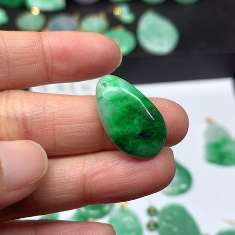 翡翠吊坠(不含链)18K金镶嵌