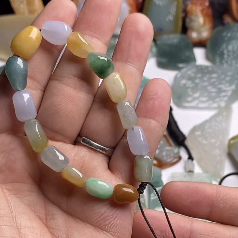 天然翡翠多宝随形手串