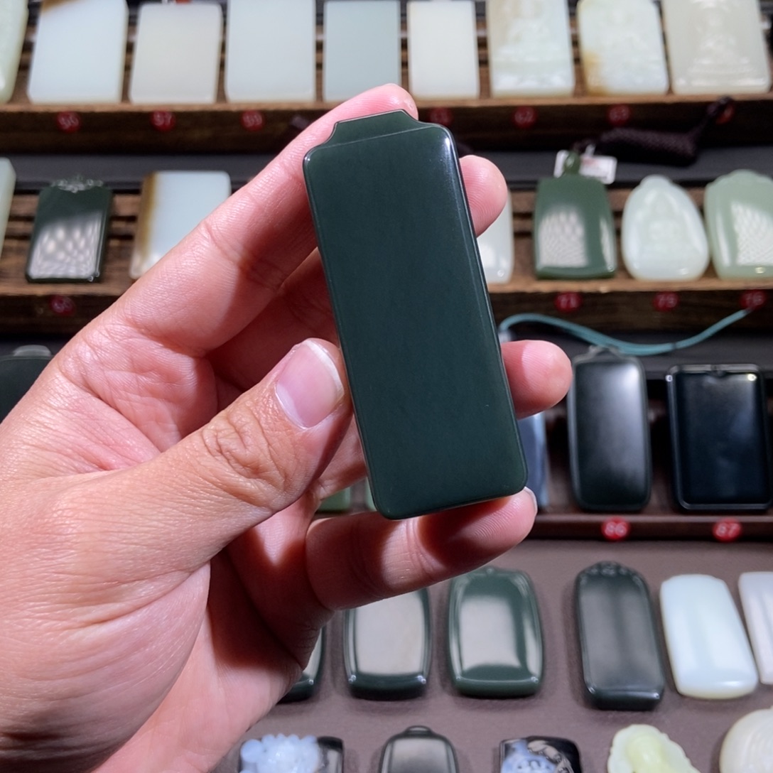 ****～和田玉未镶嵌颈饰