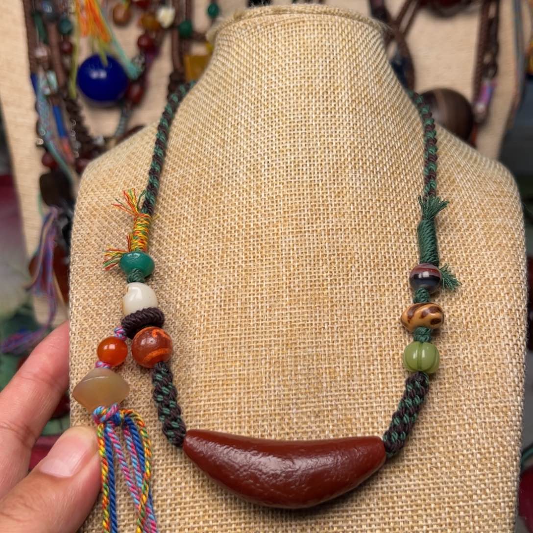 玛瑙/玉髓颈饰未镶嵌