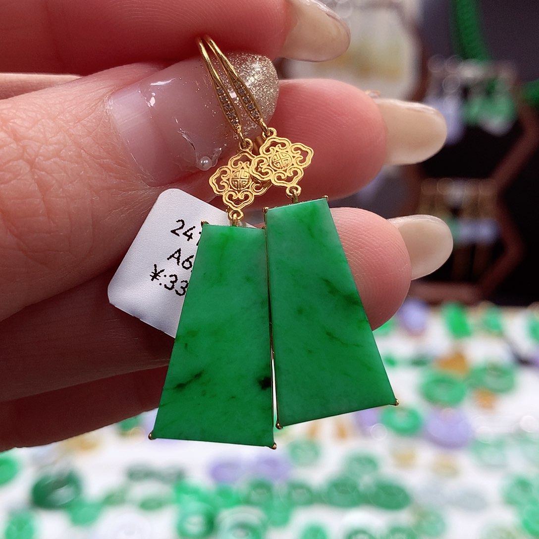 翡翠耳饰18K金镶嵌天然翡翠
